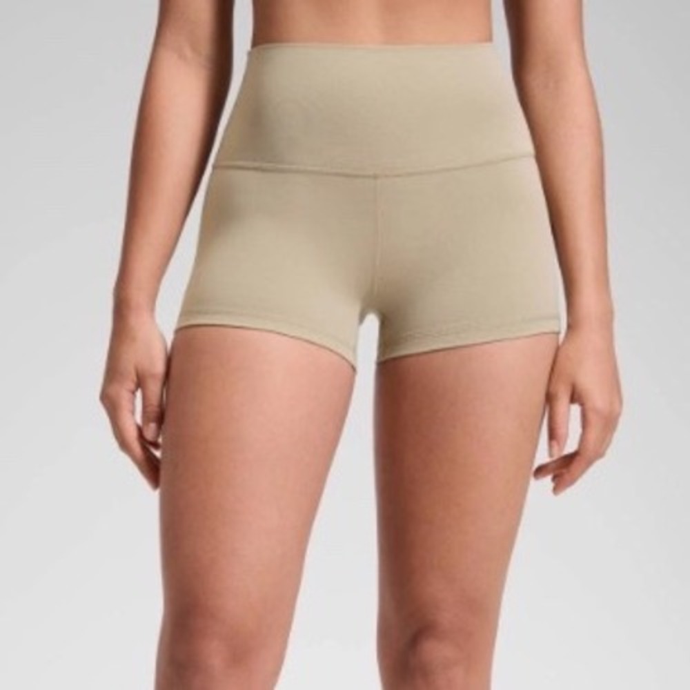 CRZYOGA Butterluxe Origin Yoga Shorts Womens M Creamy Latte Tan New With Tags